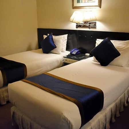 Alsafina Hotel Lahore Esterno foto